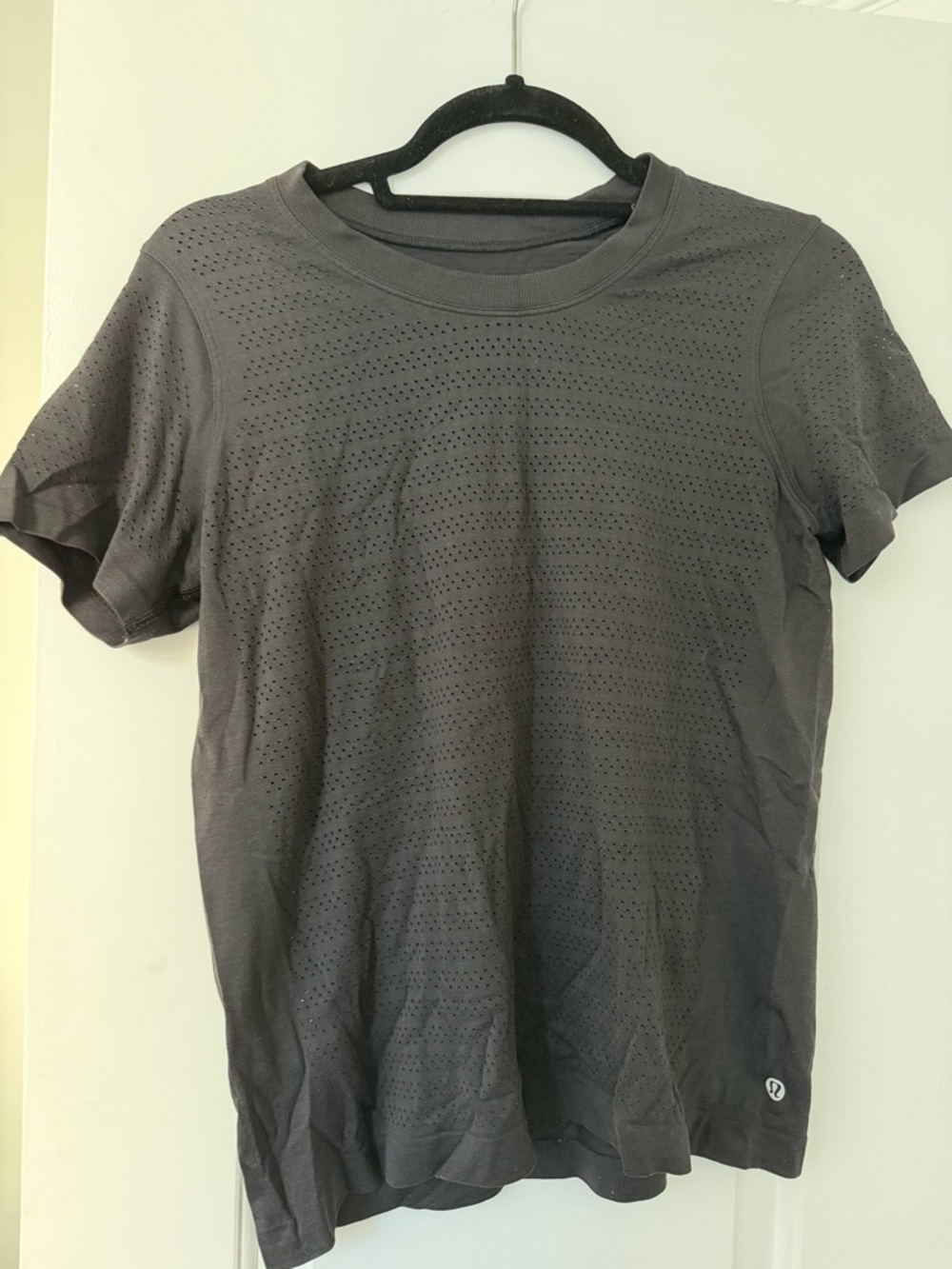 lululemon athletica women’s black Short Sleeve Tee